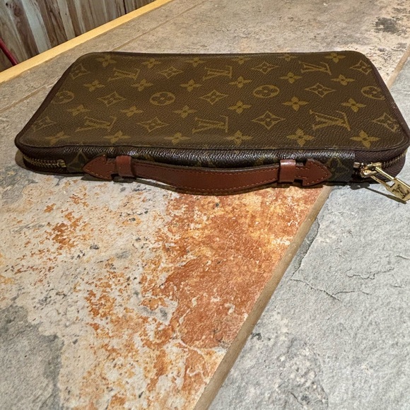 Louis Vuitton Monogram Poche Escapade Organizer Wallet - Picture 3 of 15